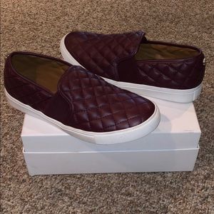 Steve Madden Burgundy Sneaker Size 9.5